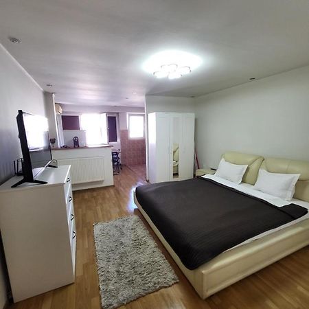 Avrig-Ferdinand Studio Bukarest Kültér fotó